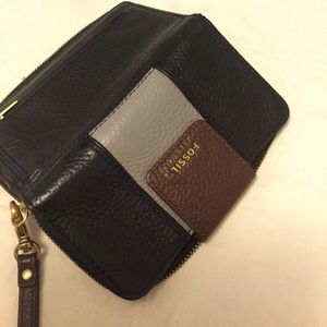 Fossil wallet
